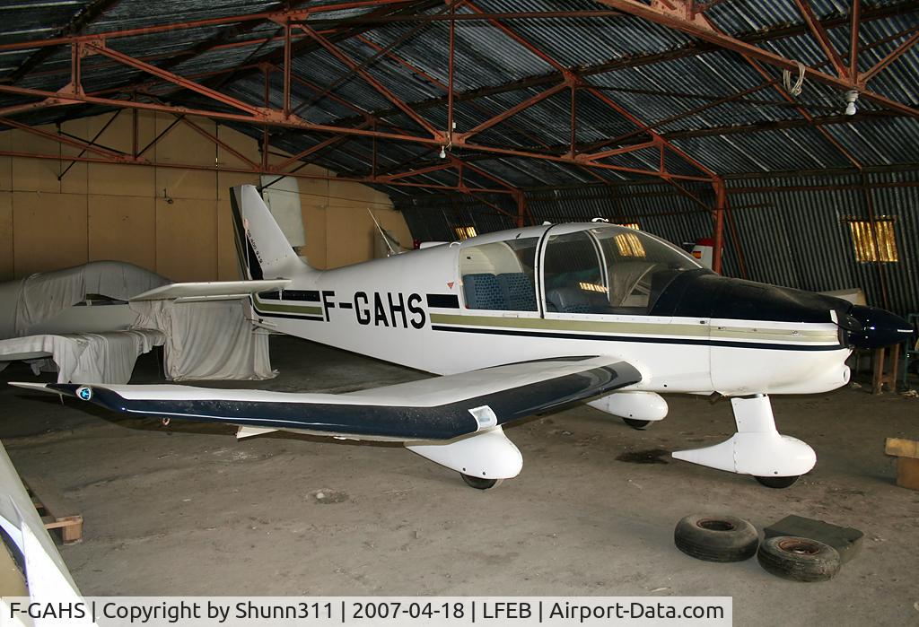 F-GAHS, Robin DR-400-108  Dauphin 2+2 C/N 1189, Inside a hangar at Dinan...