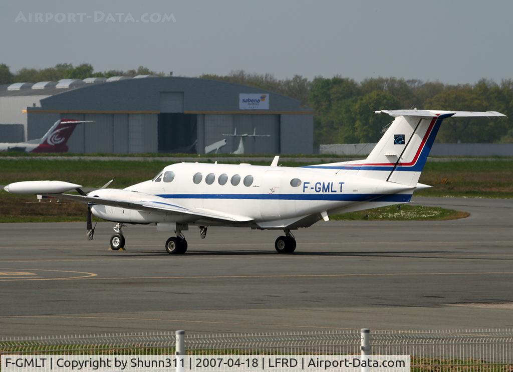 F-GMLT, 1992 Beech B200T Super King Air King Air C/N BT-34, On the civil aviation apron... So hard to make good pictures here :-|