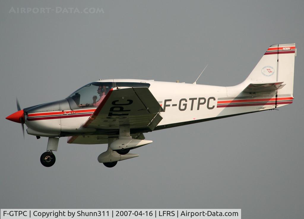 F-GTPC, Robin DR-400-120 Dauphin 2+2 C/N 2402, Landing rwy 03