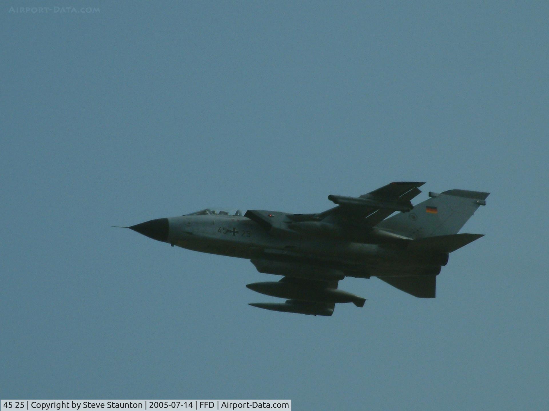 45 25, Panavia Tornado IDS C/N 566/GS173/4225, Royal International Air Tattoo 2005