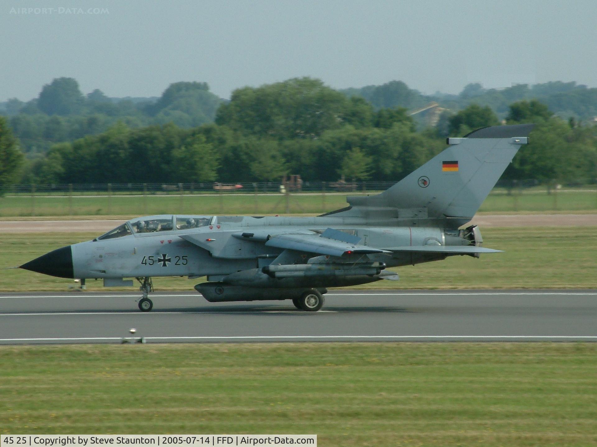 45 25, Panavia Tornado IDS C/N 566/GS173/4225, Royal International Air Tattoo 2005