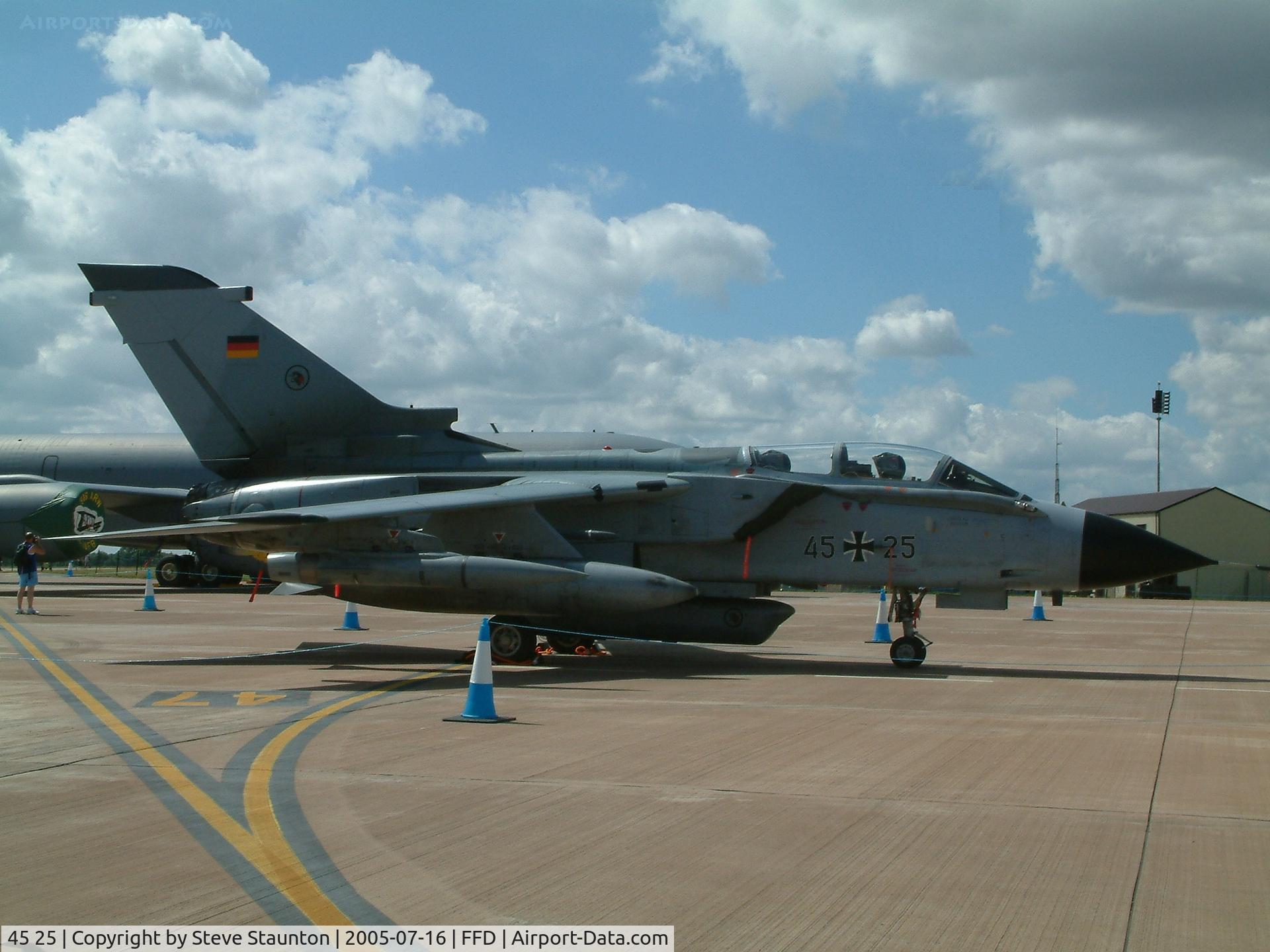 45 25, Panavia Tornado IDS C/N 566/GS173/4225, Royal International Air Tattoo 2005