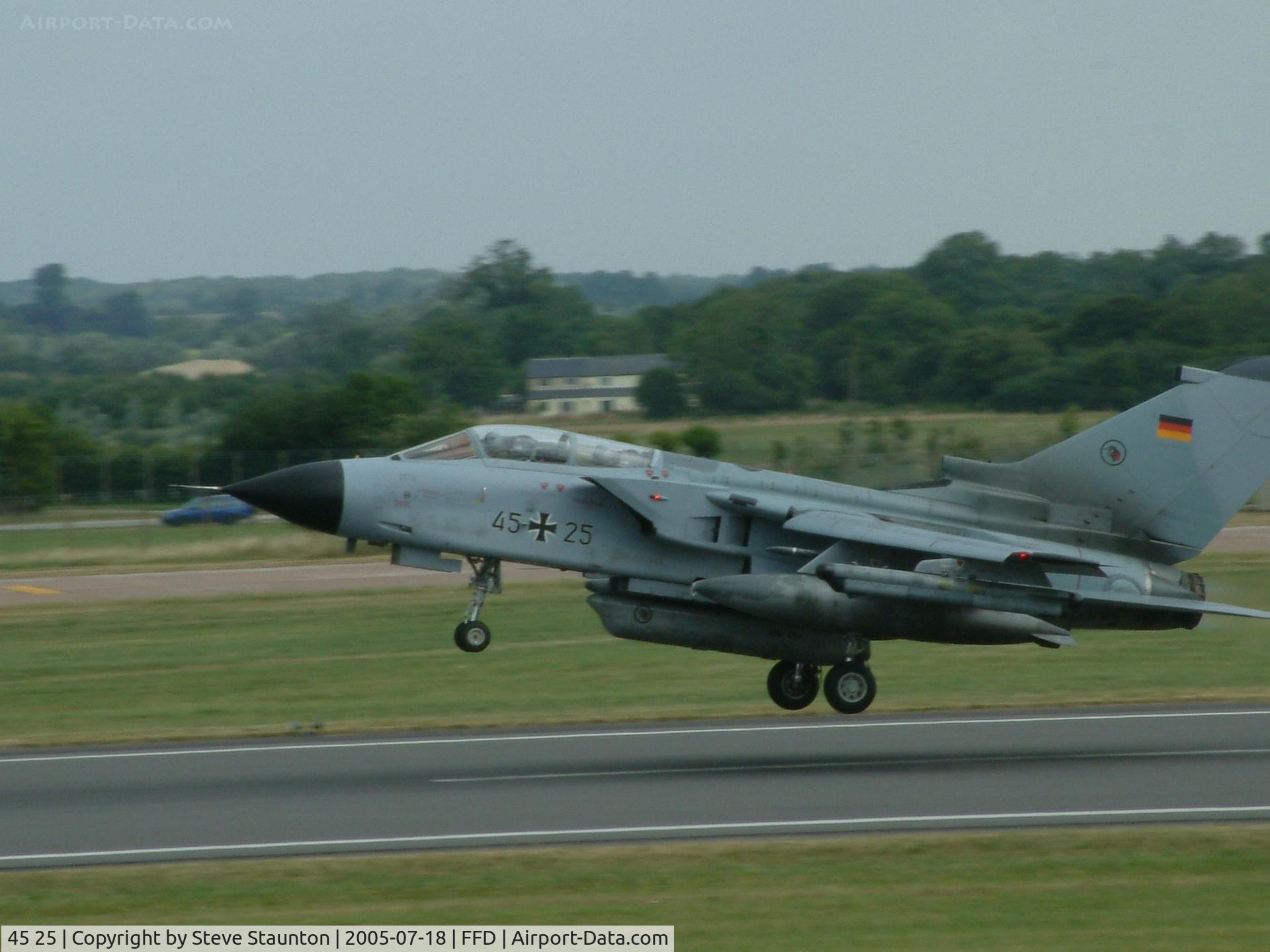 45 25, Panavia Tornado IDS C/N 566/GS173/4225, Royal International Air Tattoo 2005