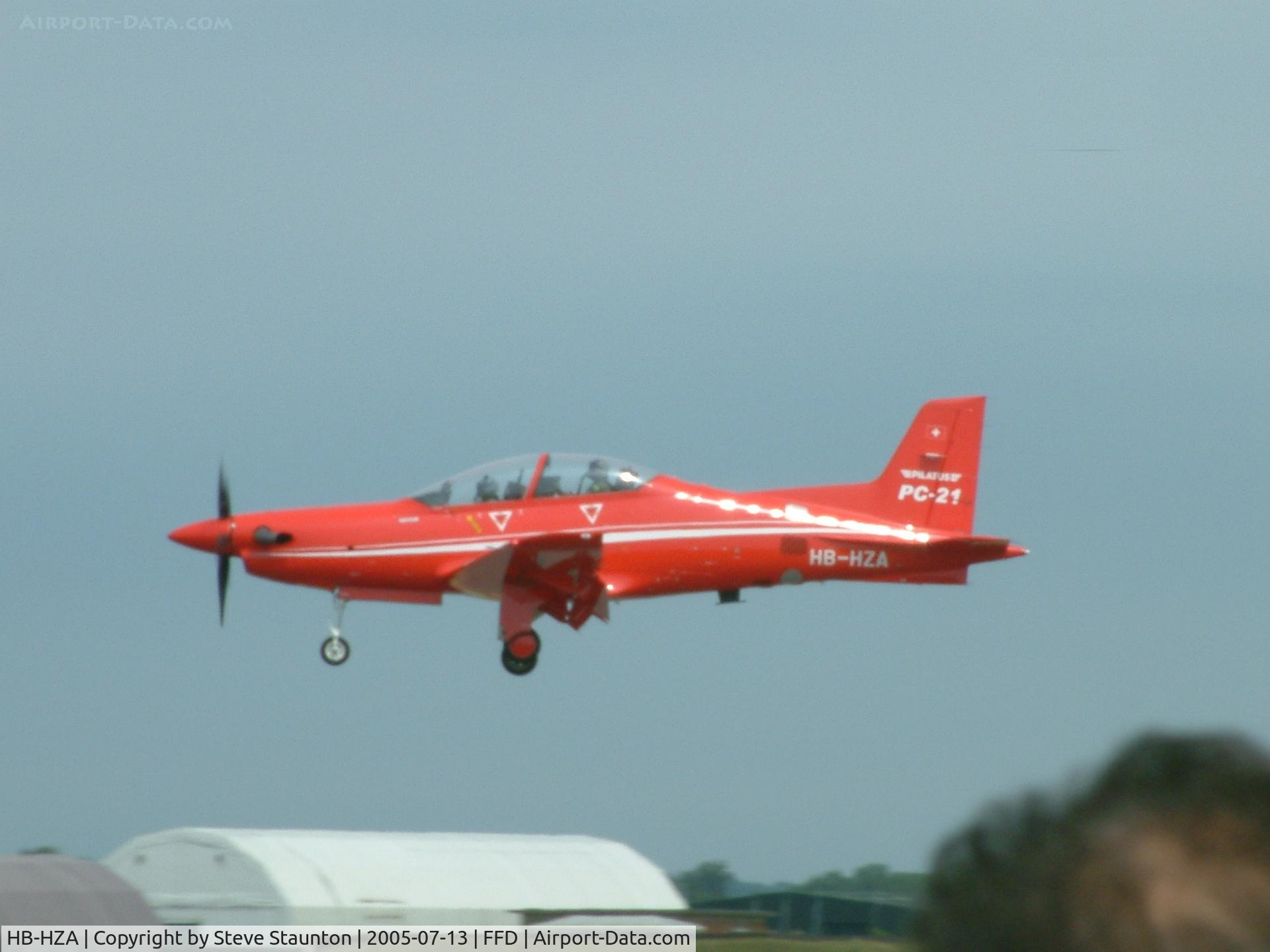 HB-HZA, 2002 Pilatus PC-21 C/N P01, Royal International Air Tattoo 2005
