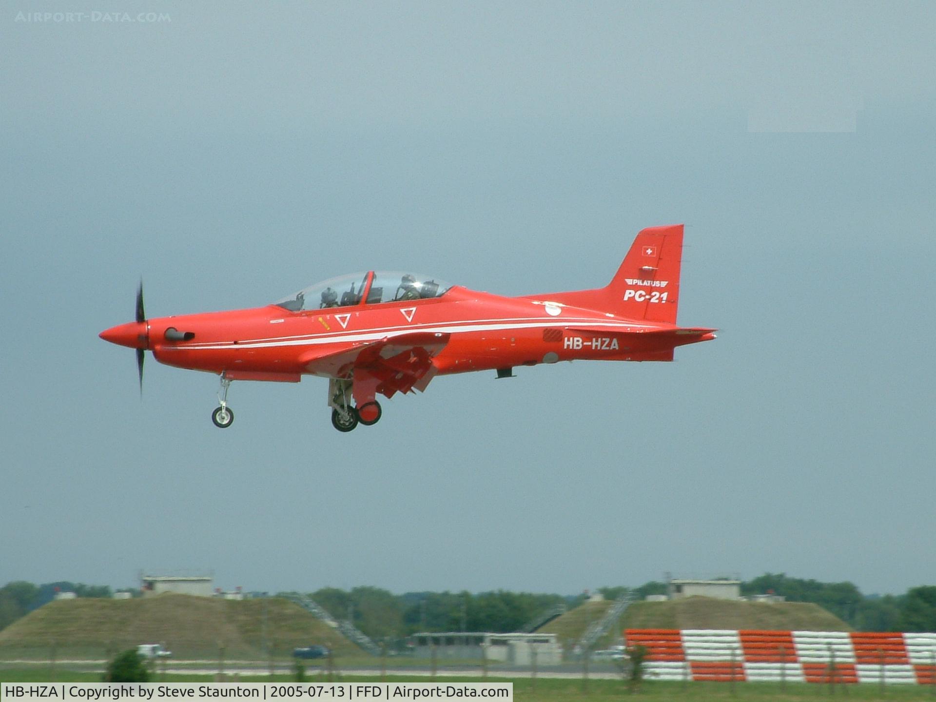 HB-HZA, 2002 Pilatus PC-21 C/N P01, Royal International Air Tattoo 2005