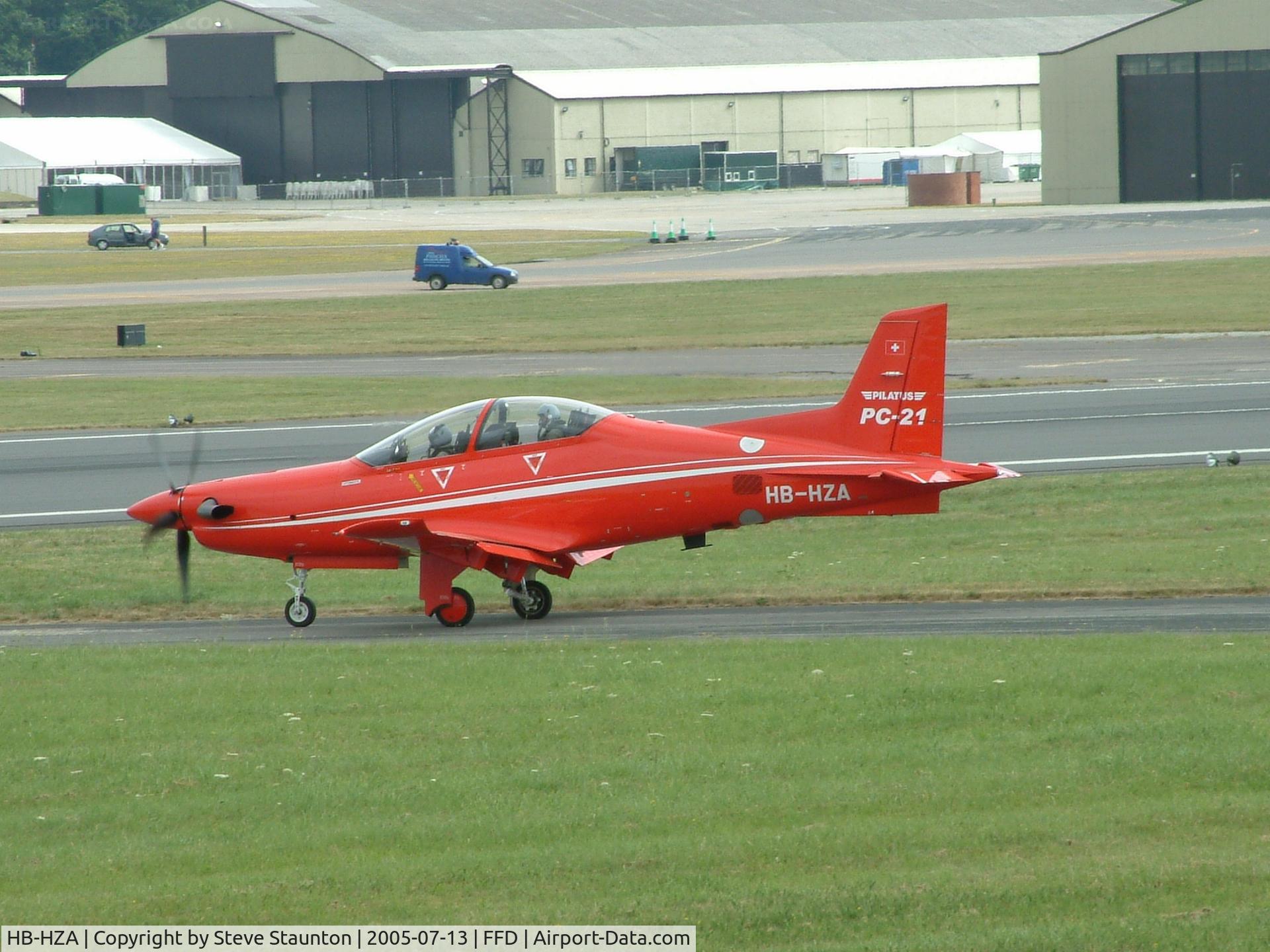 HB-HZA, 2002 Pilatus PC-21 C/N P01, Royal International Air Tattoo 2005