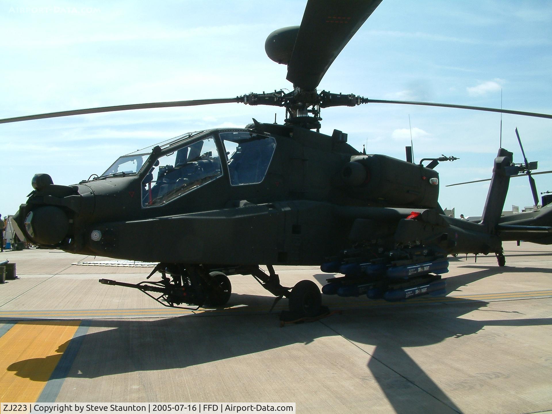 ZJ223, Westland Apache AH.1 C/N DU057/WAH057, Royal International Air Tattoo 2005