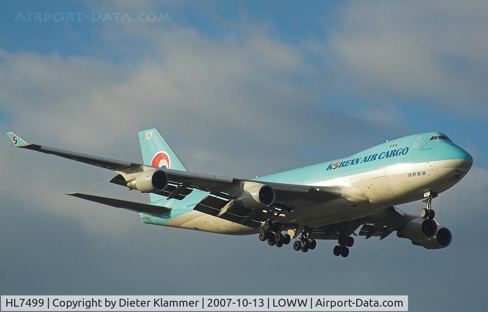 HL7499, 2004 Boeing 747-4B5F/SCD C/N 33517, Korean 747-400 cargo