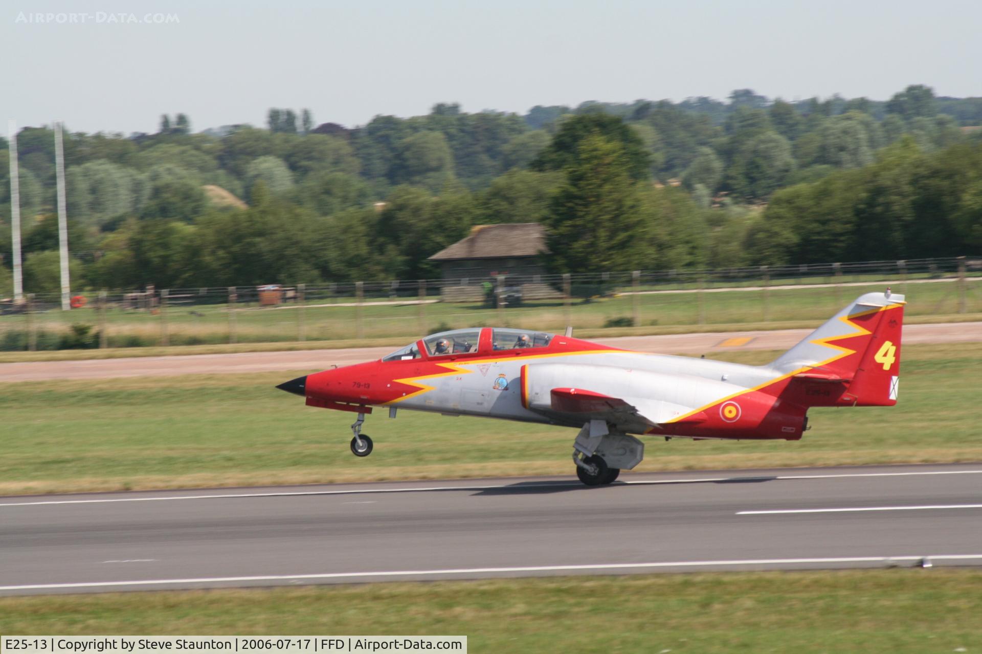 E25-13, CASA C-101EB Aviojet C/N EB01-13-013, Royal International Air Tattoo 2006