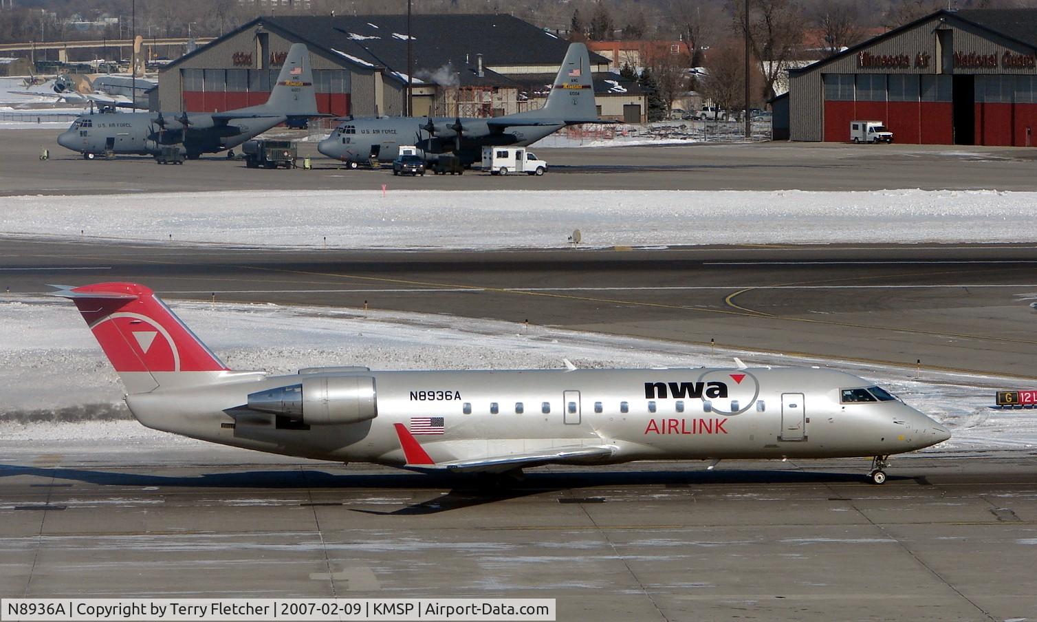 N8936A, 2004 Bombardier CRJ-200 (CL-600-2B19) C/N 7936, Canadair Regionaljet