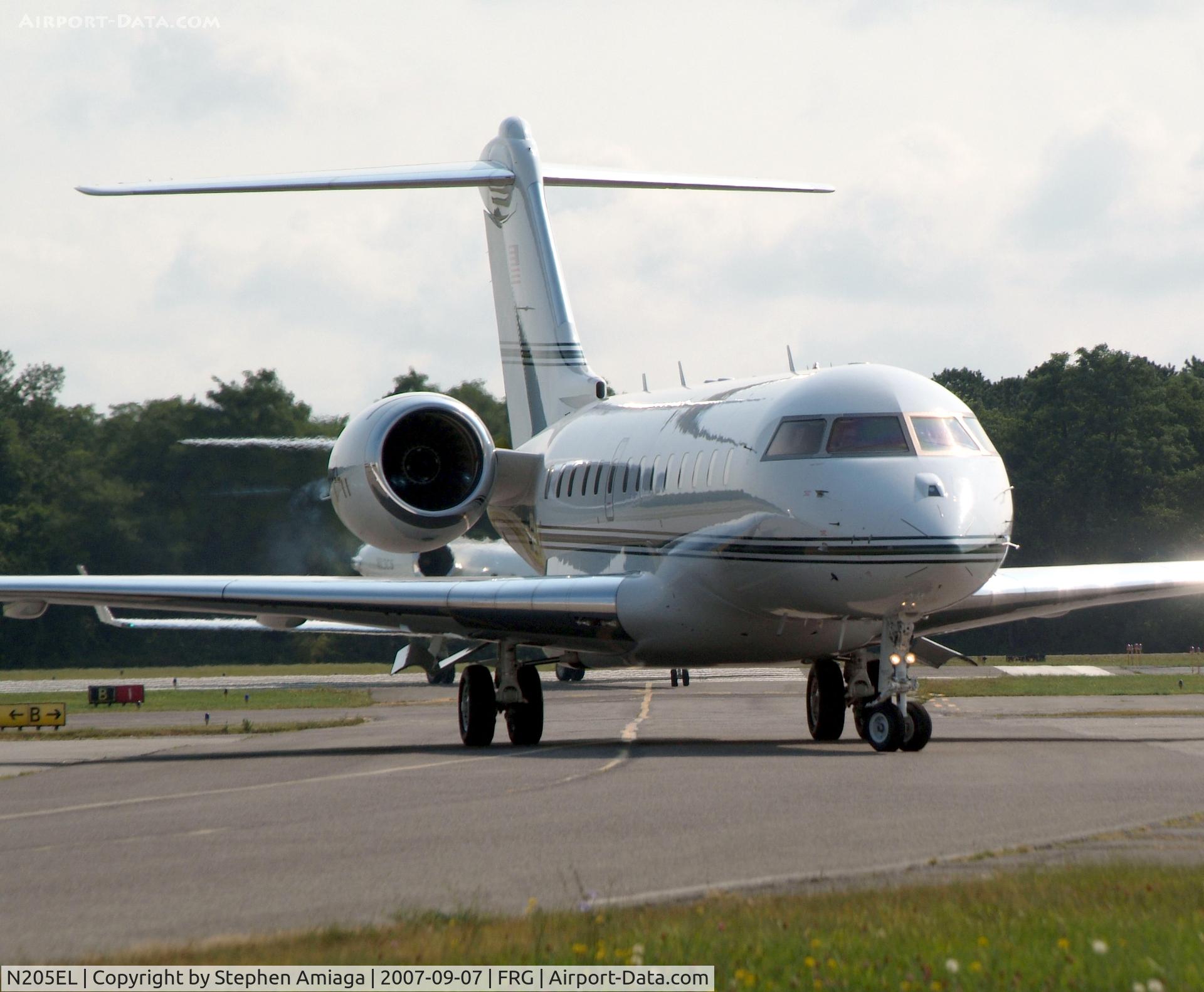N205EL, 2006 Bombardier BD-700-1A10 Global Express C/N 9201, 700 Taxiing to Atlantic