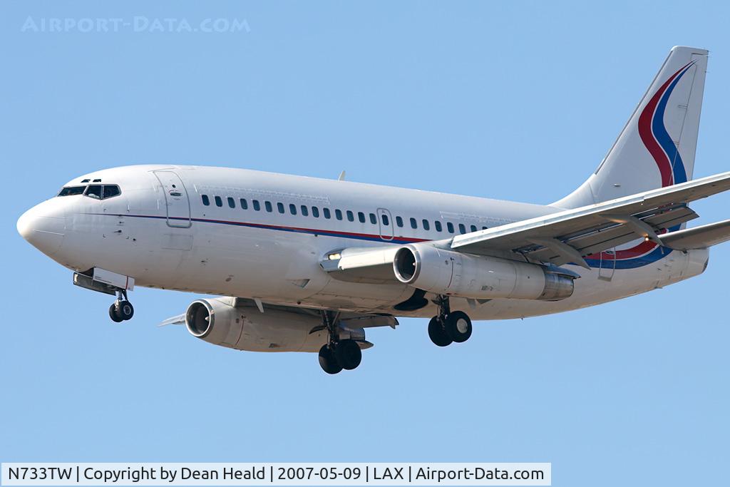 N733TW, 1982 Boeing 737-2H4 C/N 22732, Ameristar Jet Charter 1982 Boeing 737-2H4 N733TW on short-final to RWY 25R.