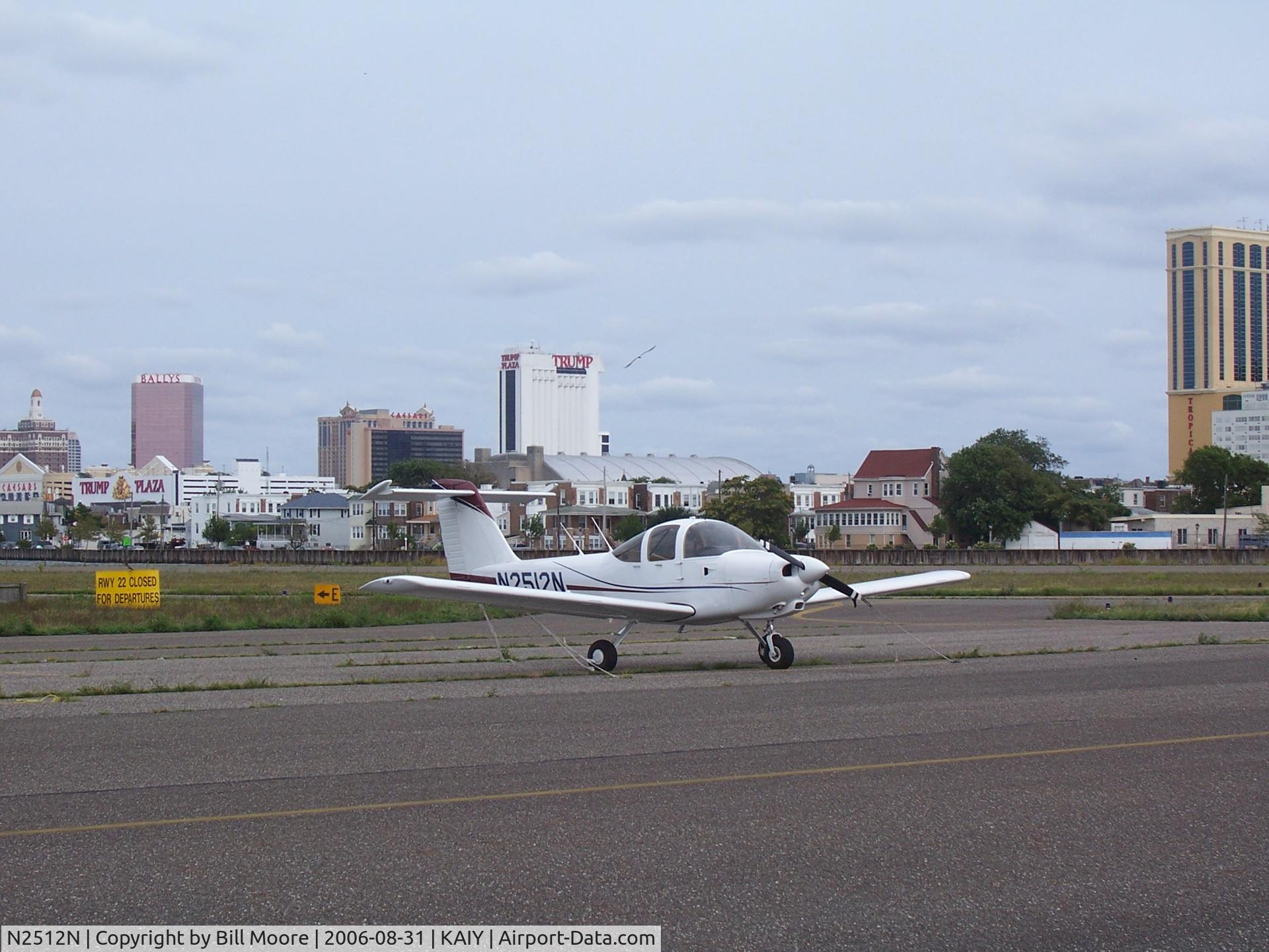 N2512N, 1979 Piper PA-38-112 Tomahawk C/N 38-79A0856, Bader Field, 1 week before it closed.