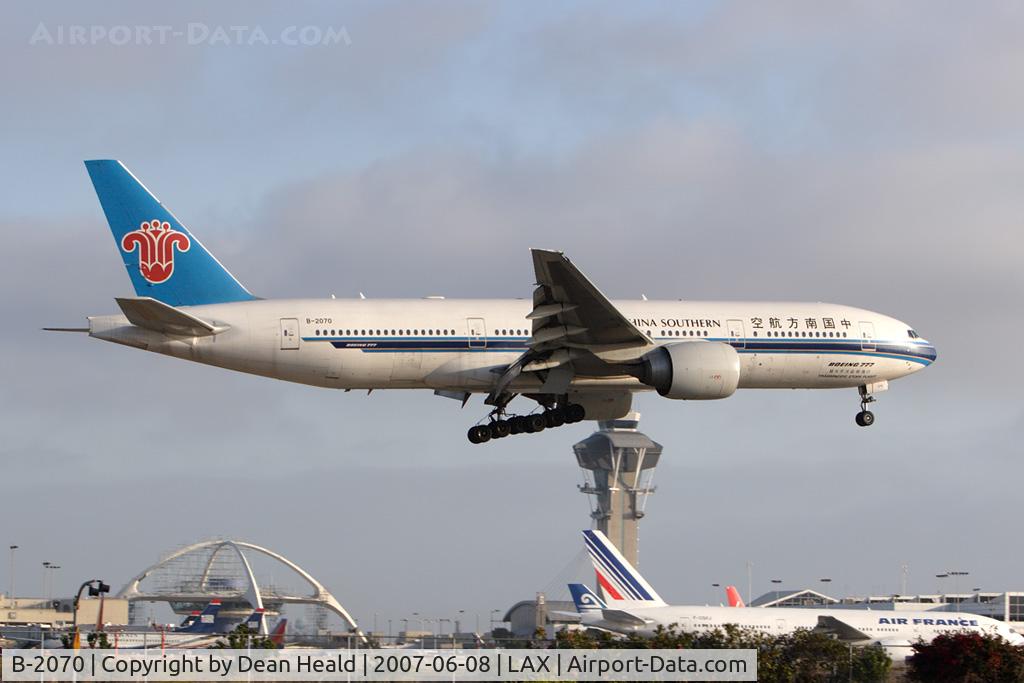 B-2070, 2004 Boeing 777-21B (ER) C/N 32703, China Southern B-2070 on short-final to RWY 24R.
