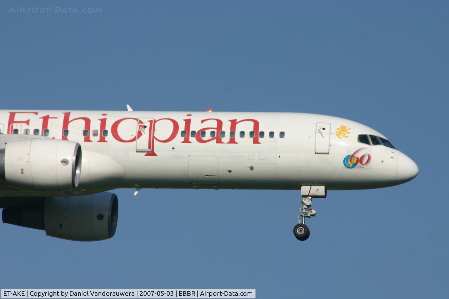 ET-AKE, 1992 Boeing 757-260/ER C/N 26057/444, descending to rwy 02