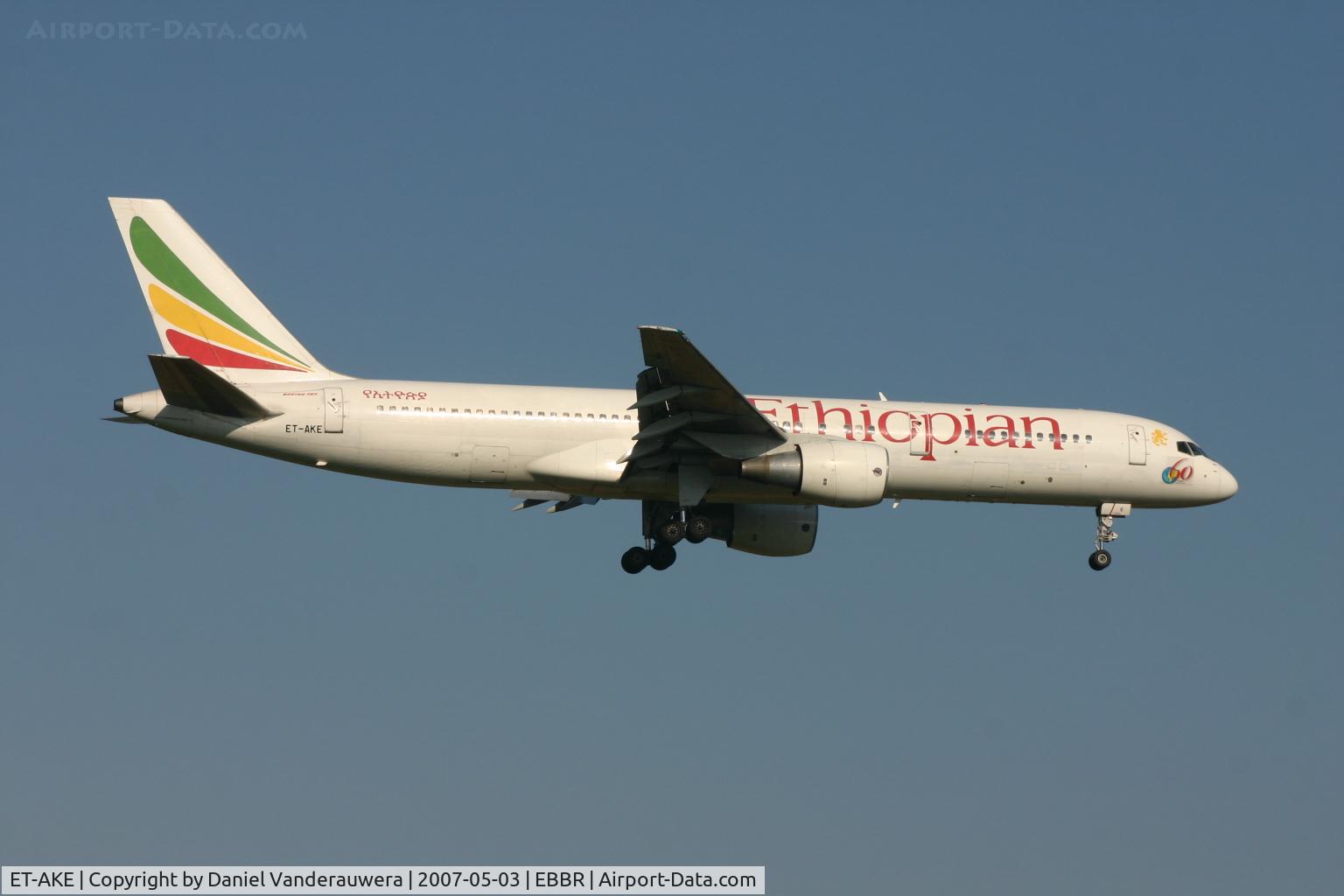 ET-AKE, 1992 Boeing 757-260/ER C/N 26057/444, several seconds before touching rwy 02