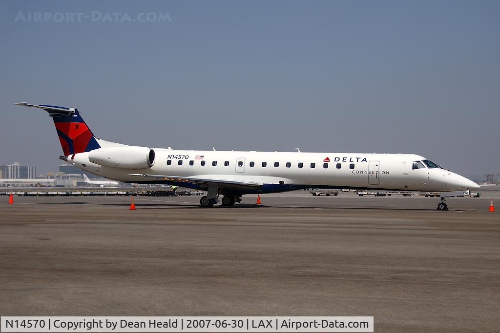N14570, 2002 Embraer ERJ-145LR (EMB-145LR) C/N 145632, Delta Connection (by ExpressJet) N14570 on short-final to RWY 24R.