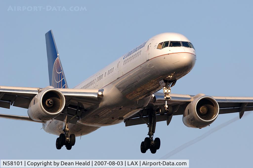N58101, 1994 Boeing 757-224 C/N 27291, Continental Airlines N58101 (FLT COA65) from Newark Liberty Int'l (KEWR) on short-final to RWY 24R.