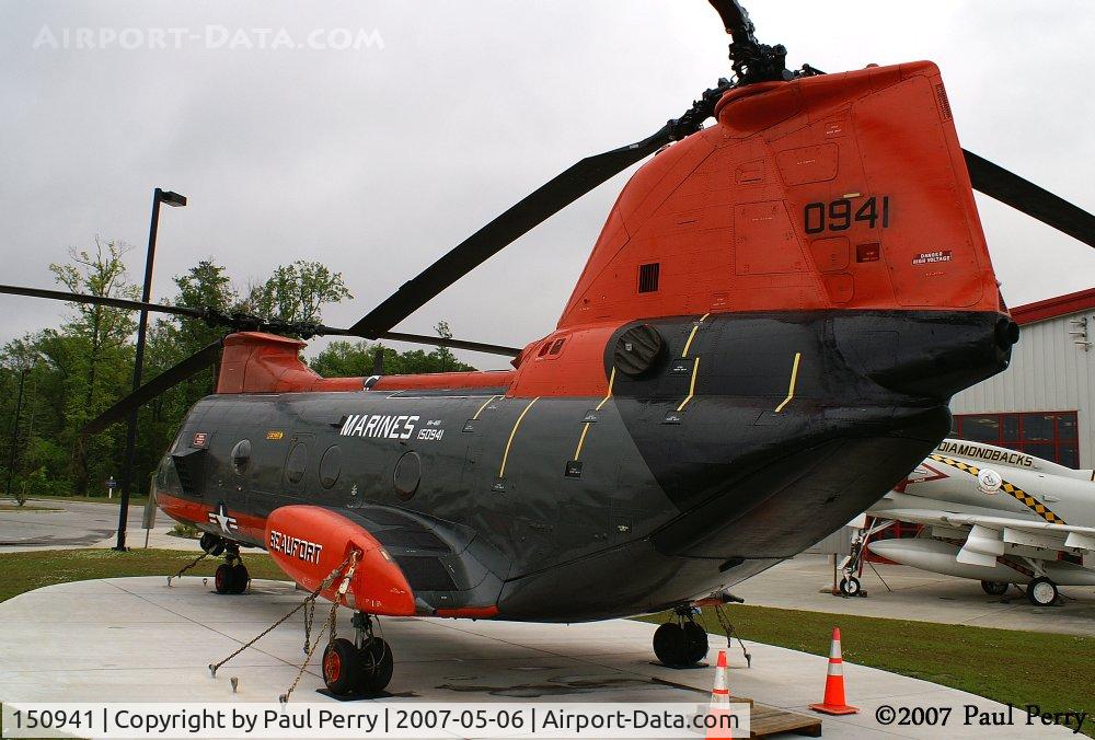 150941, 1964 Boeing Vertol HH-46D Sea Knight C/N 2024, I suppose, by the crates, she is open during Museum hours
