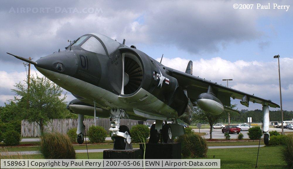 158963, Hawker Siddeley AV-8A Harrier C/N 712124, The 'Jump Jet'.  Looks ready to do just that