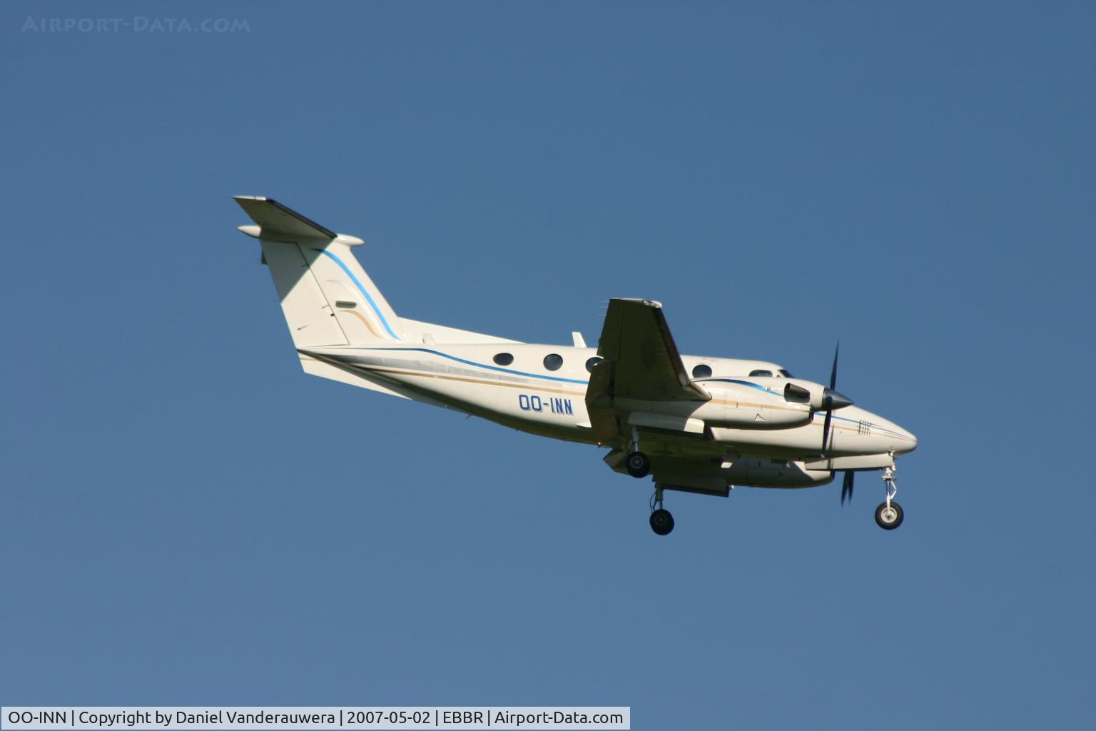 OO-INN, 1994 Beech B200 King Air C/N BB-1500, descending to rwy 02
