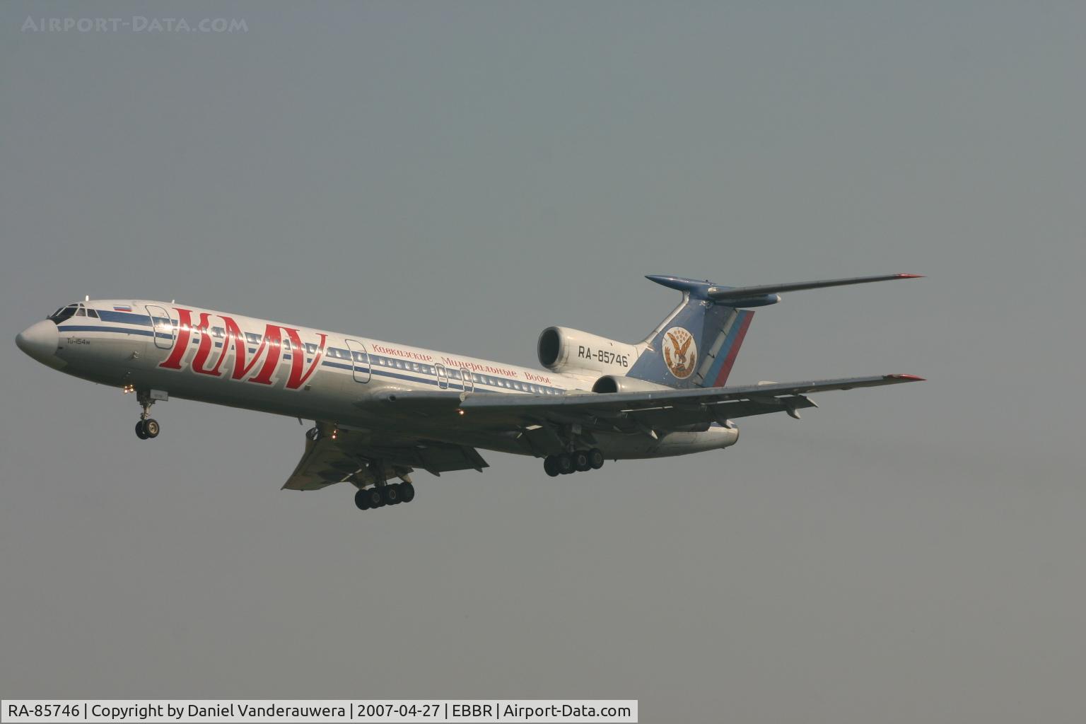 RA-85746, 1992 Tupolev Tu-154M C/N 92A929, arrival of flight KIL3055 to rwy 25L