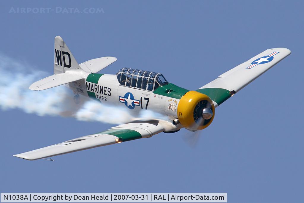 N1038A, 1944 North American SNJ-5 Texan C/N 90917 (121-41633), John Collver performing in his 1944 North American SNJ-5 