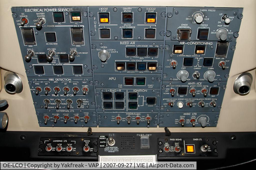 OE-LCO, 2000 Canadair CRJ-200LR (CL-600-2B19) C/N 7371, Austrian Arrows Canadair Regionaljet