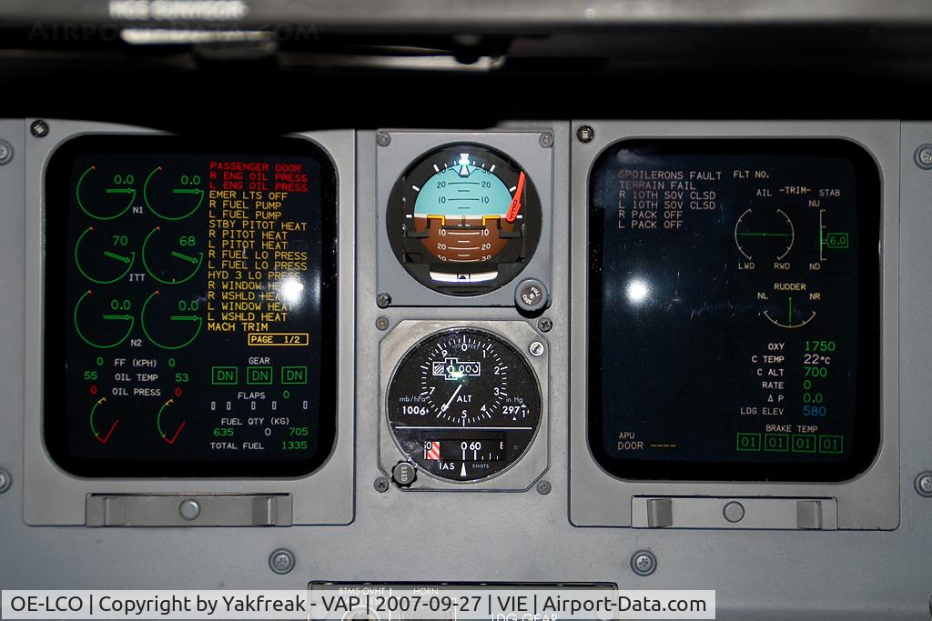 OE-LCO, 2000 Canadair CRJ-200LR (CL-600-2B19) C/N 7371, Austrian Arrows Canadair Regionaljet