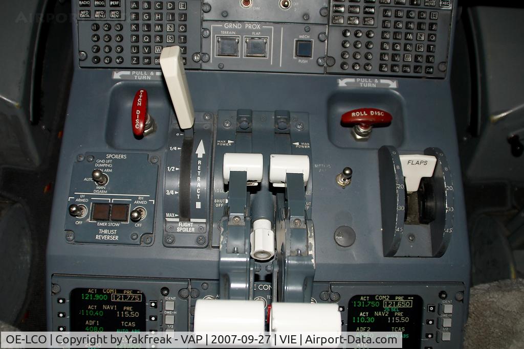 OE-LCO, 2000 Canadair CRJ-200LR (CL-600-2B19) C/N 7371, Austrian Arrows Canadair Regionaljet