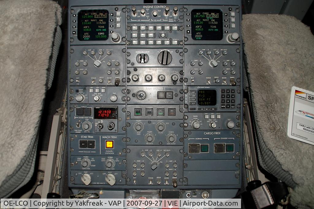 OE-LCO, 2000 Canadair CRJ-200LR (CL-600-2B19) C/N 7371, Austrian Arrows Canadair Regionaljet