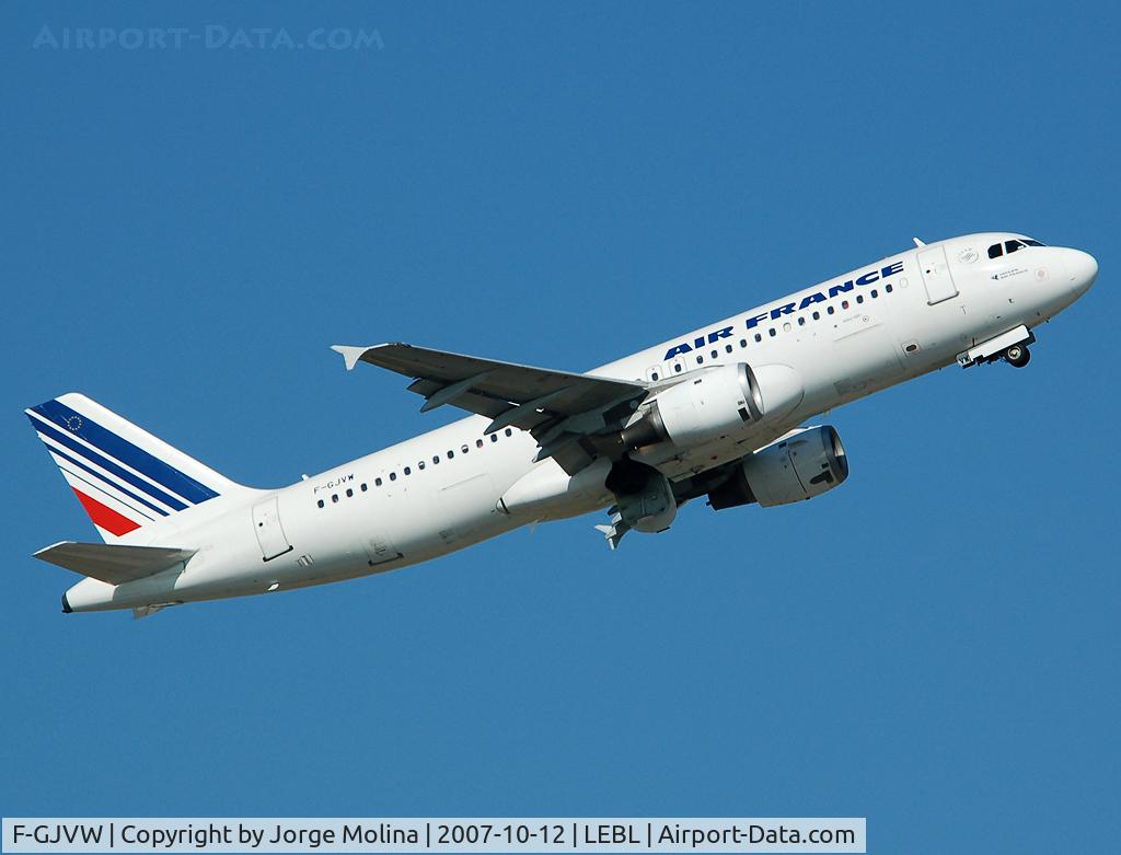 F-GJVW, 1994 Airbus A320-211 C/N 0491, Air France taking off RWY 07R.