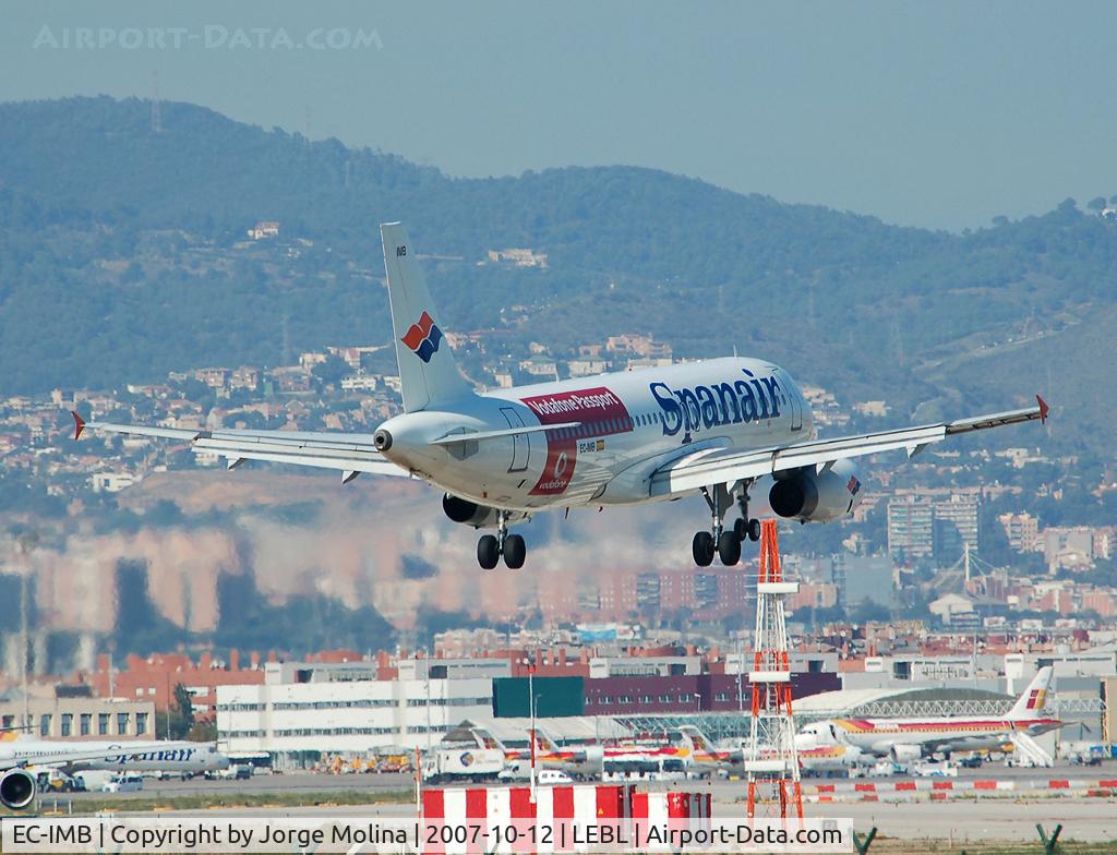 EC-IMB, 2003 Airbus A320-232 C/N 1933, Clear to land RWY 02.