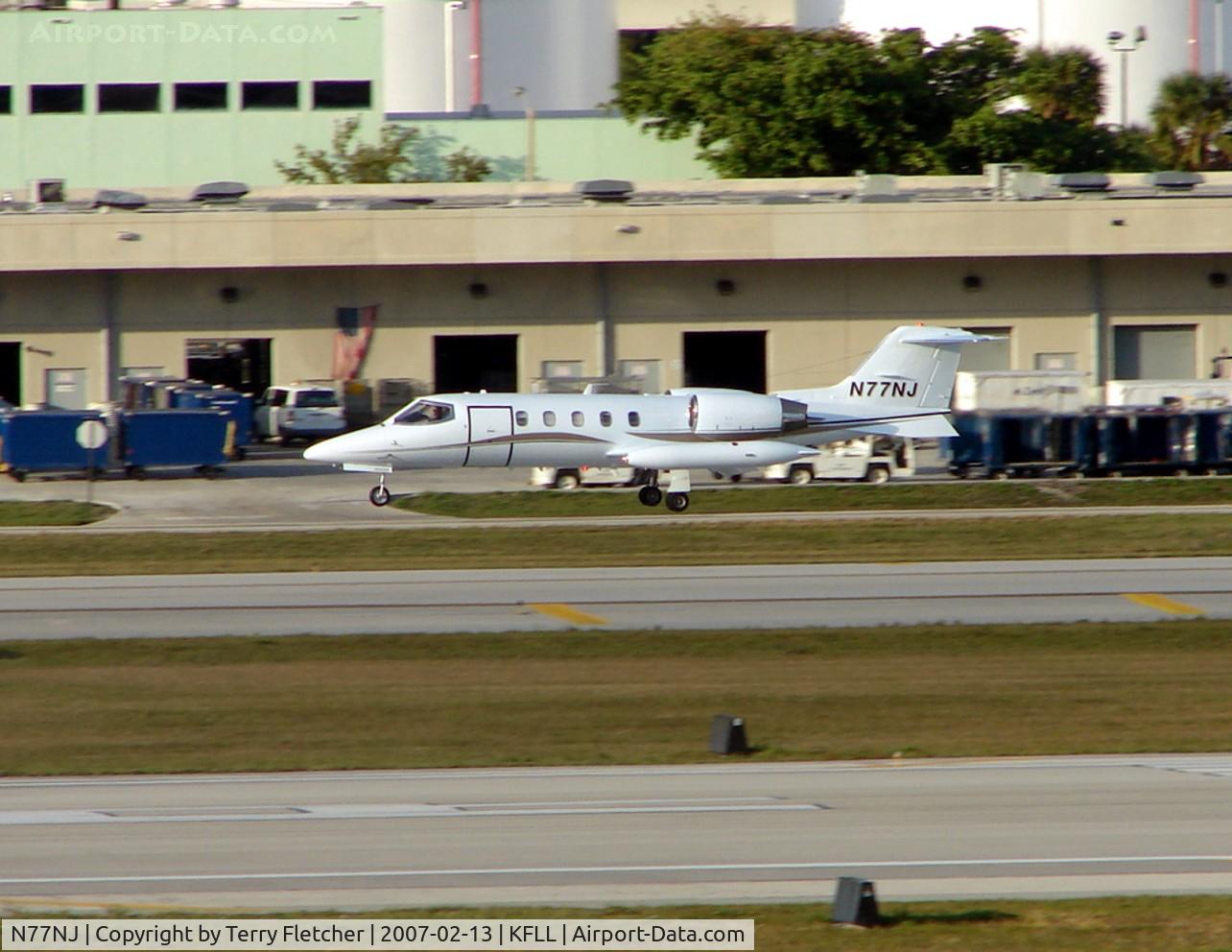 N77NJ, 1990 Gates Learjet Corp. 35A C/N 658, Based Lear about to land