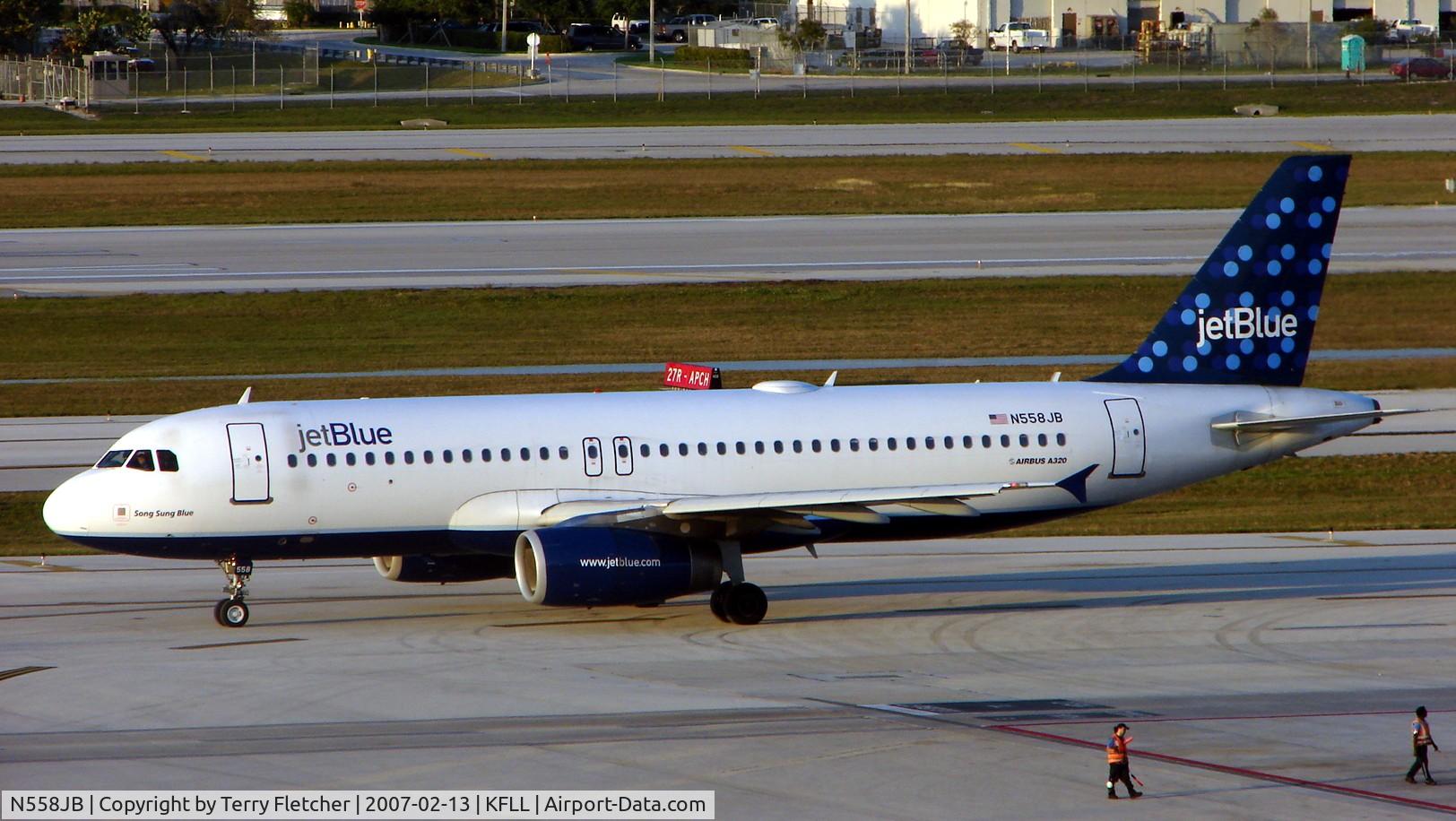 N558JB, 2003 Airbus A320-232 C/N 1915, Yet another version of the JetBlue tail livery