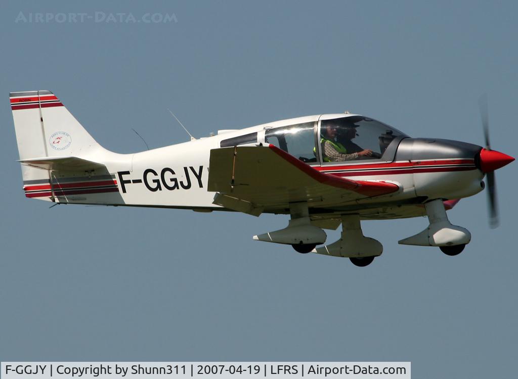 F-GGJY, Robin DR-400-160 Chevalier C/N 1824, Landing rwy 03