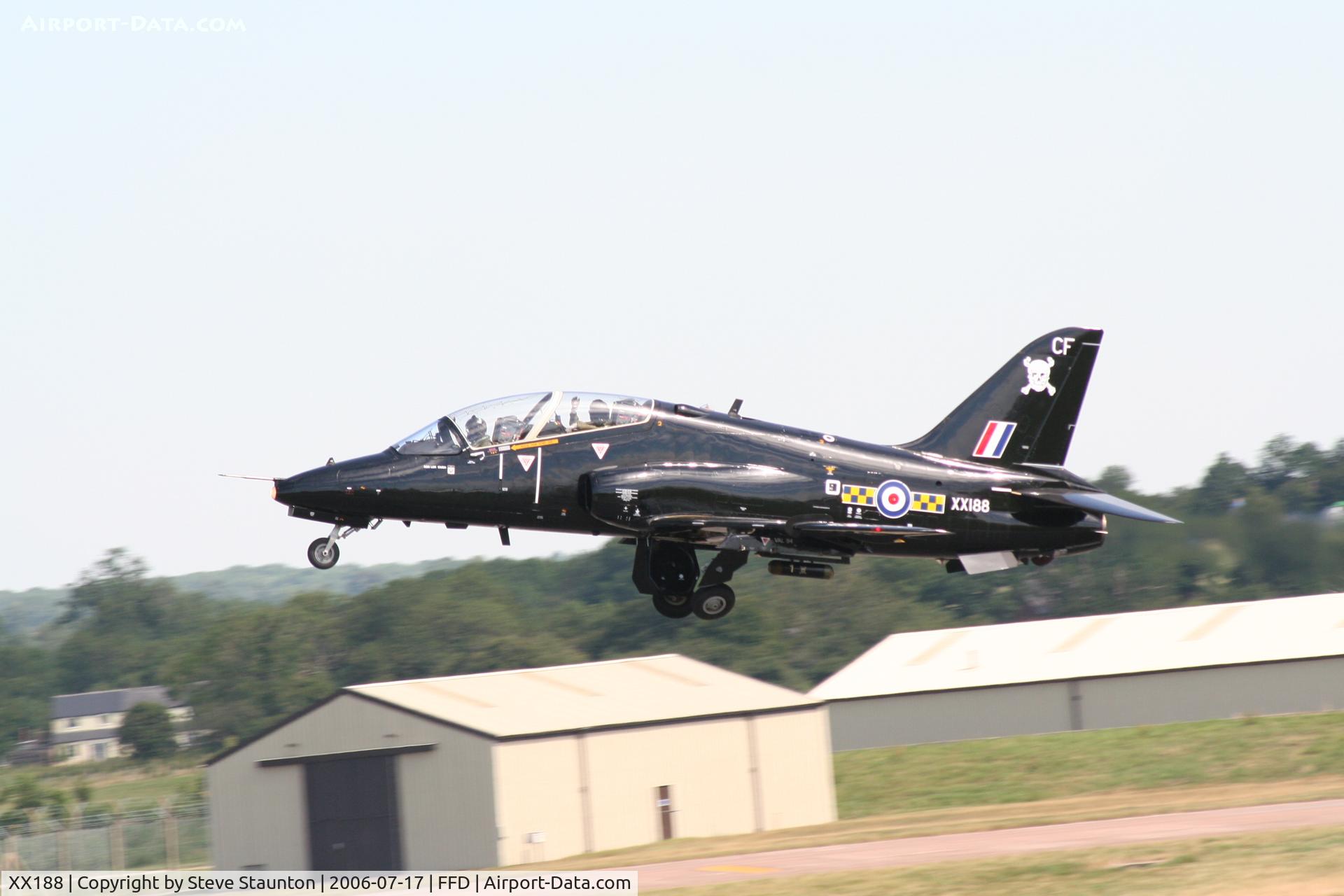 XX188, 1977 Hawker Siddeley Hawk T.1A C/N 035/312035, Royal International Air Tattoo 2006