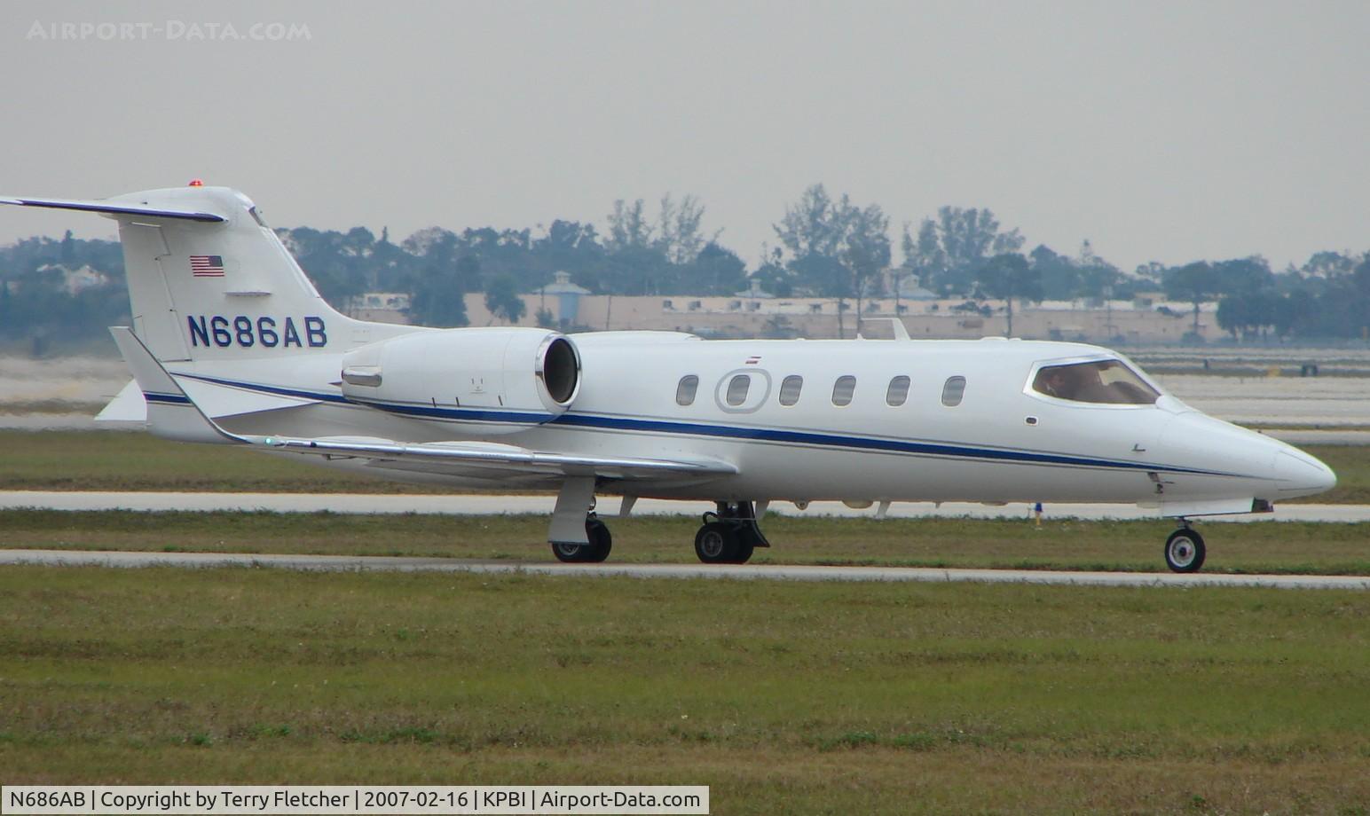 N686AB, 2002 Learjet Inc 31A C/N 239, part of the Friday afternoon arrivals 'rush' at PBI