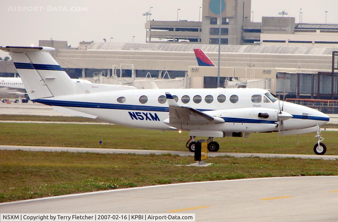 N5XM, 1994 Beech B300 King Air C/N FL-115, part of the Friday afternoon arrivals 'rush' at PBI