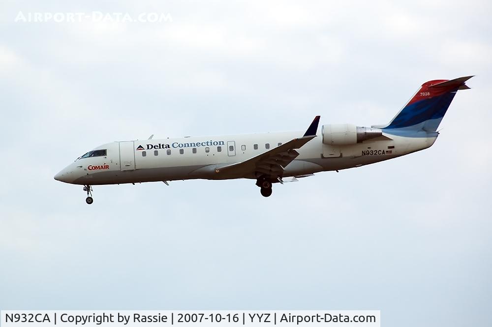 N932CA, 1994 Canadair CRJ-100ER (CL-600-2B19) C/N 7038, Final approach