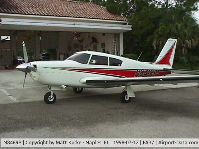 N8469P, 1964 Piper PA-24-400 Comanche 400 C/N 26-44, Prior to off-airport landing