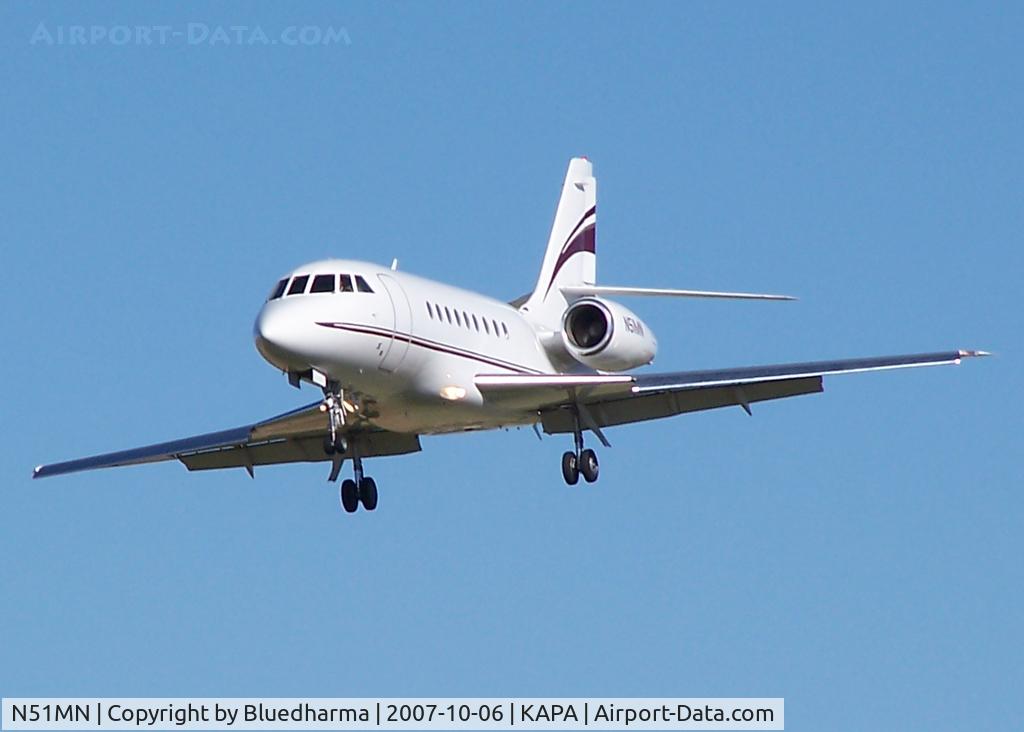N51MN, 1995 Dassault Falcon 2000 C/N 14, Approach to 17L, and fighting the wind.