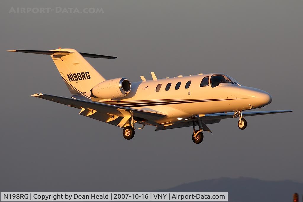 N198RG, 1997 Cessna 525 CitationJet C/N 525-0198, RJ Grad Aviation LLC 1997 Cessna 525 CitationJet N198RG from San Diego Montgomery Field (KMYF) on short-final to RWY 16R.