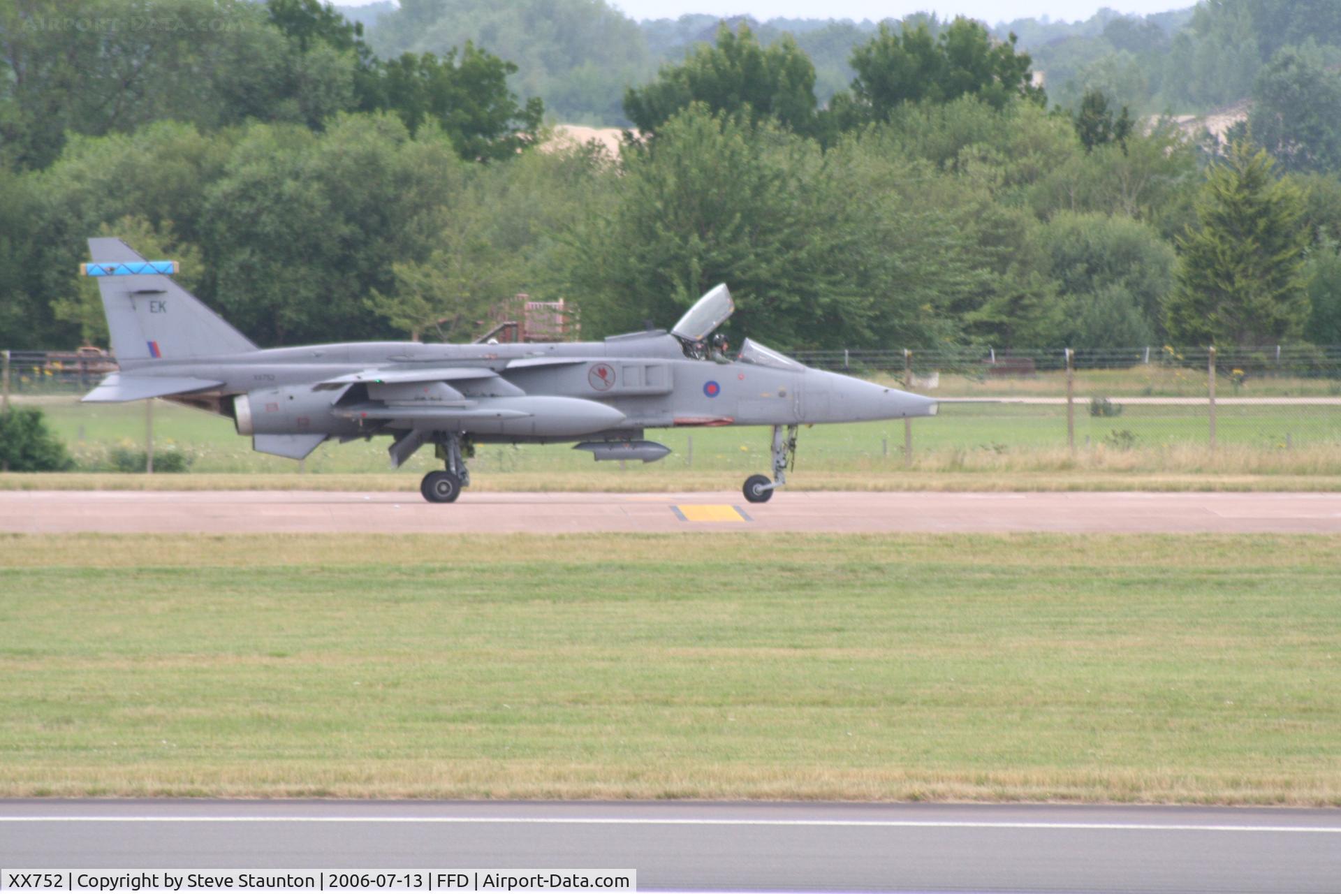 XX752, 1975 Sepecat Jaguar GR.3A C/N S.49, Royal International Air Tattoo 2006