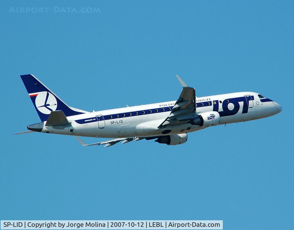 SP-LID, 2006 Embraer 175LR (ERJ-170-200LR) C/N 17000136, Taking off RWY 07R.