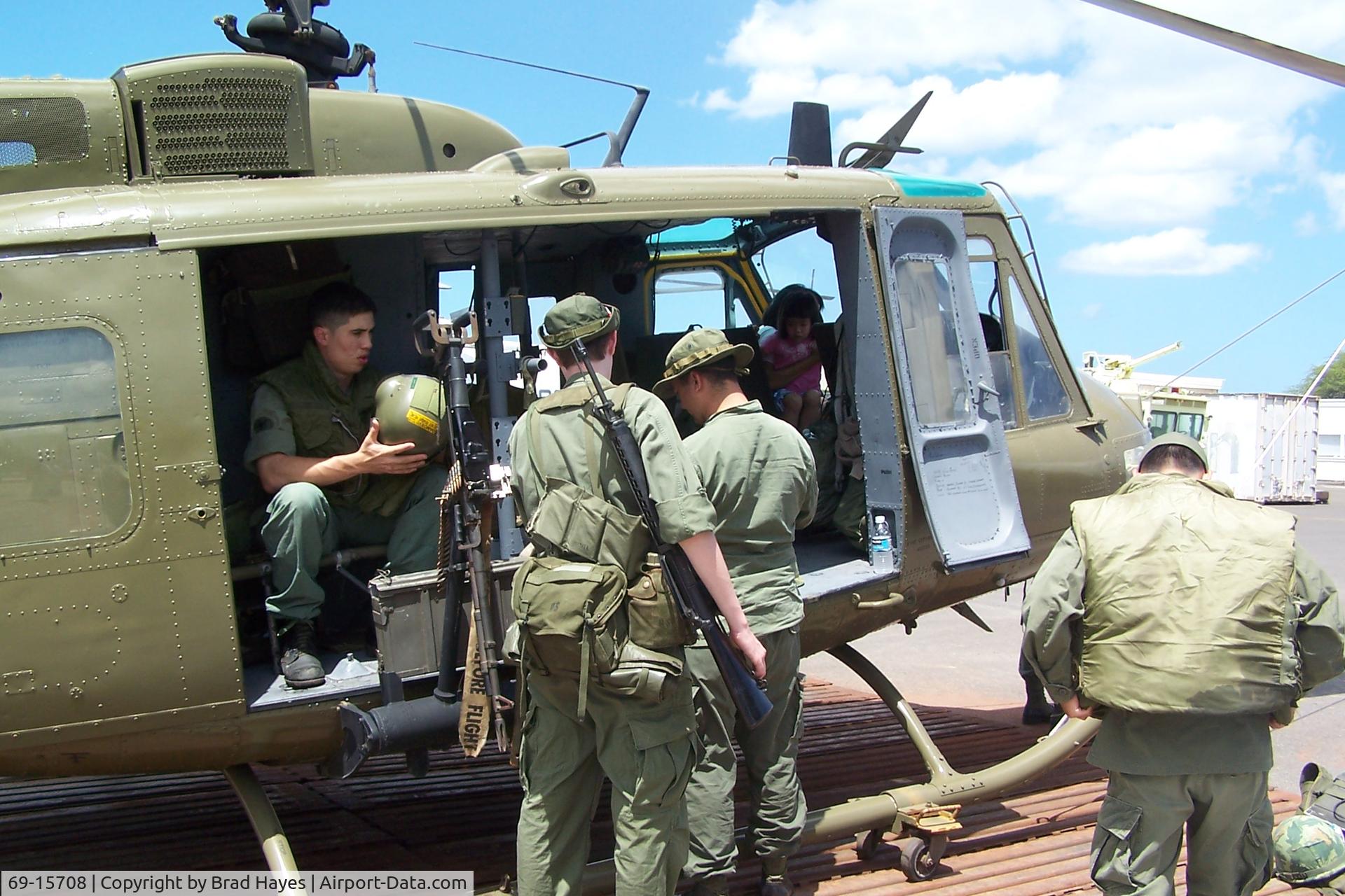 69-15708, 1969 Bell UH-1H Iroquois C/N 11996, 25th Infantry living history unit with 69-15708