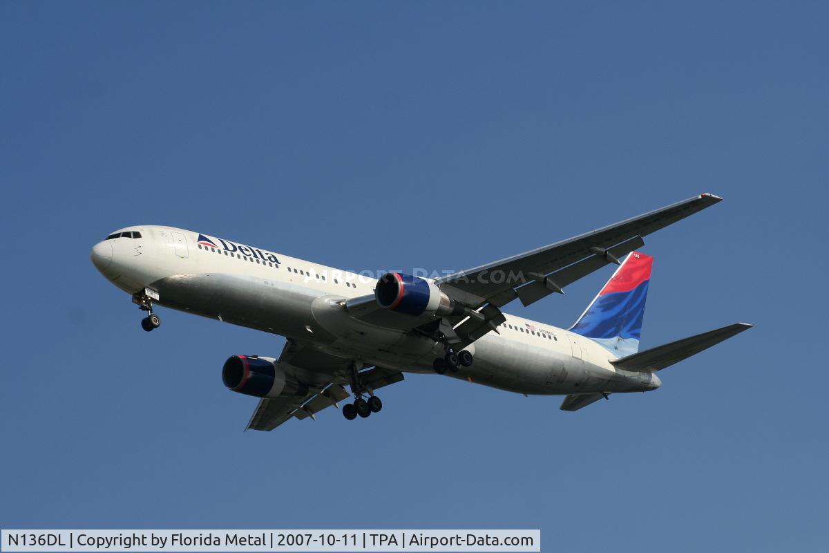 N136DL, 1991 Boeing 767-332 C/N 25146, Delta