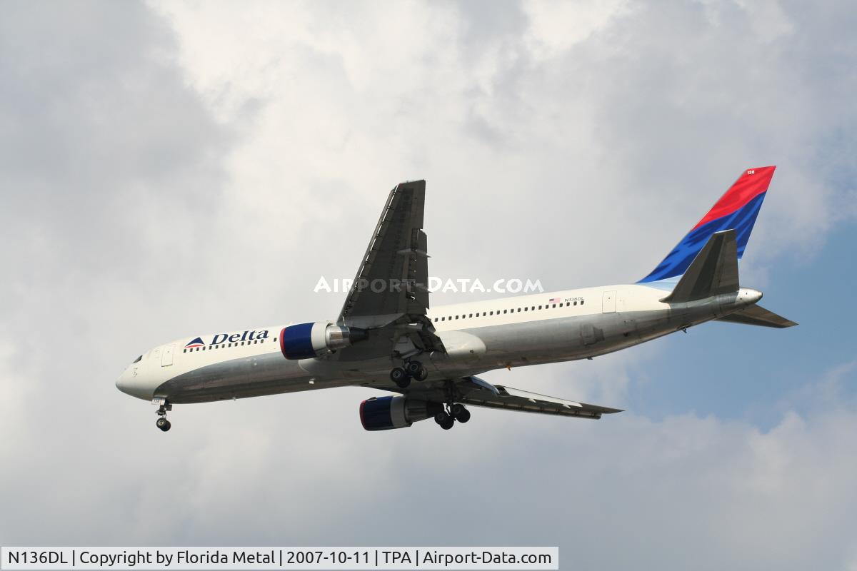 N136DL, 1991 Boeing 767-332 C/N 25146, Delta