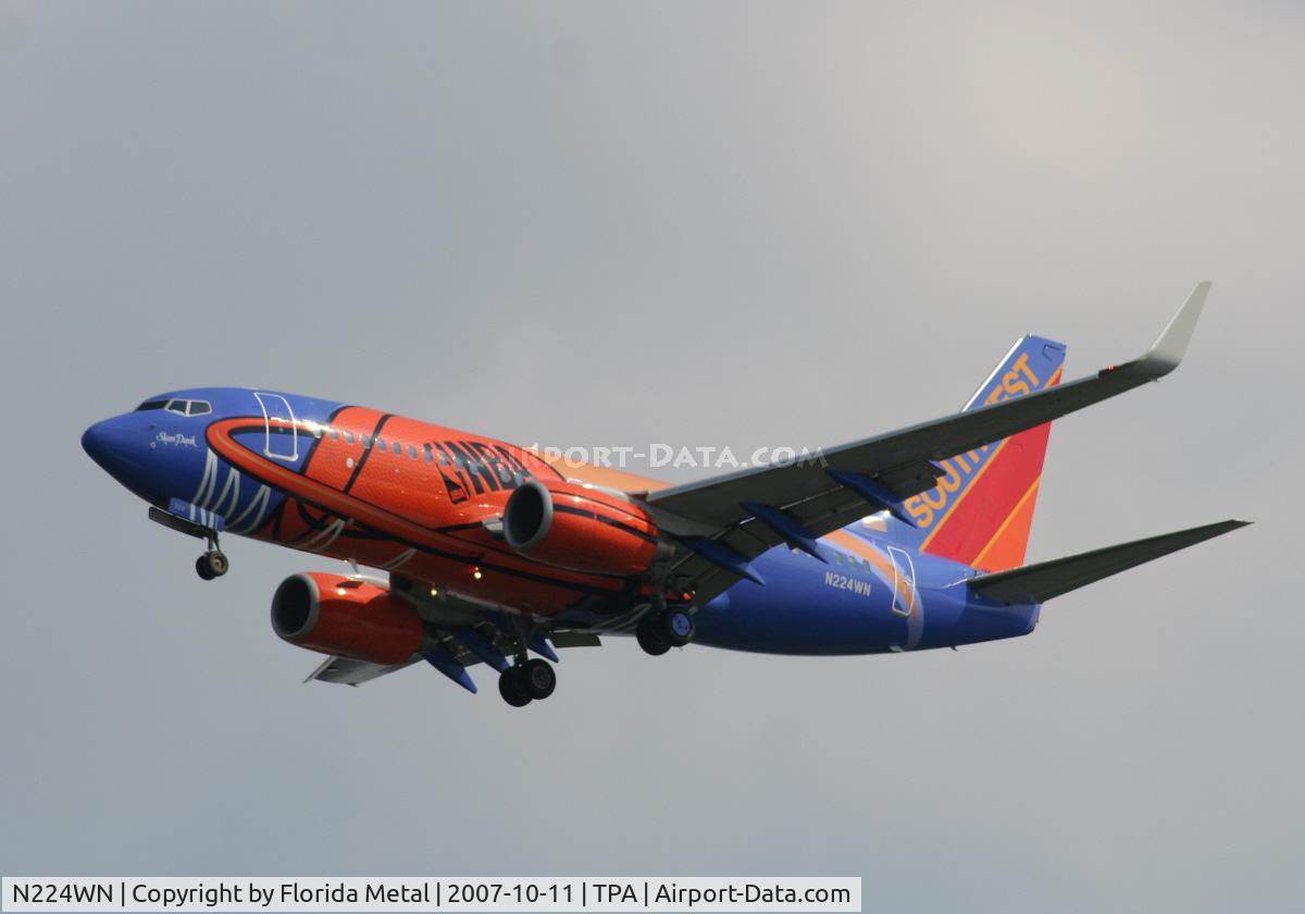 N224WN, 2005 Boeing 737-7H4 C/N 32493, Slam Dunk One