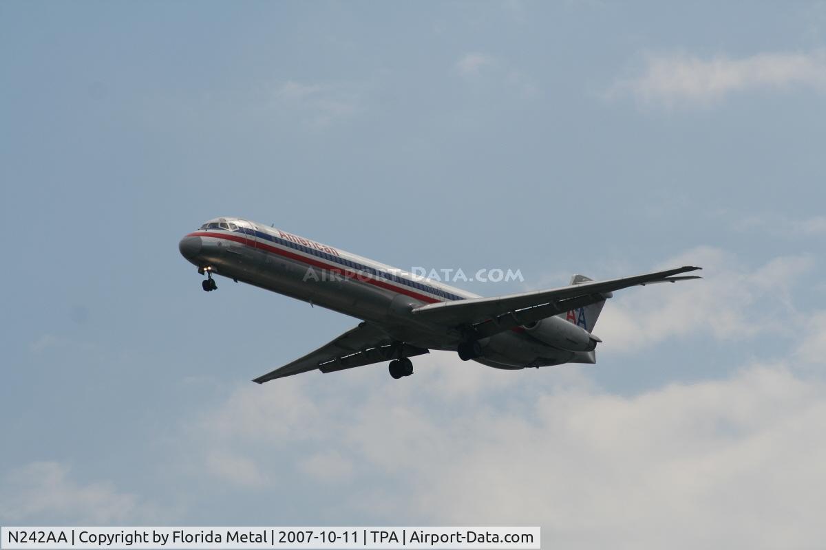 N242AA, 1984 McDonnell Douglas MD-82 (DC-9-82) C/N 49255, American